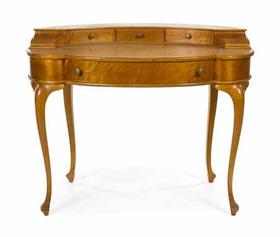 Appraisal: A Queen Anne Style Lady's Writing Desk the superstructure set