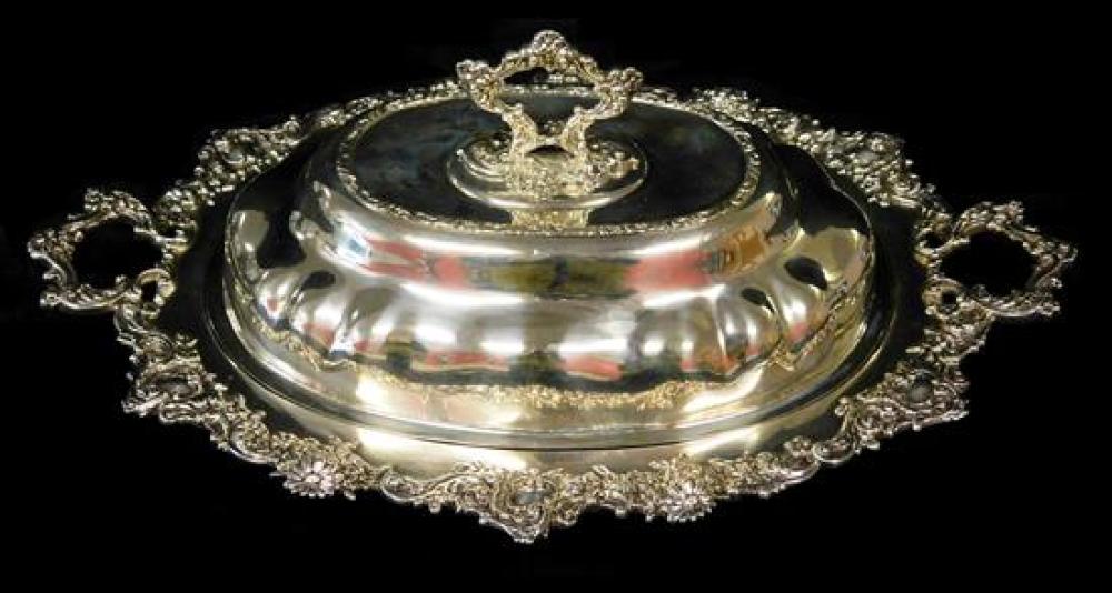 Appraisal: SILVER Sterling oval covered vegetable dish ornate rim with pierced