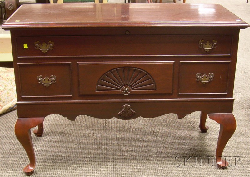 Appraisal: Queen Anne Style Mahogany Lowboy-form Cedar-lined Blanket Chest ht wd