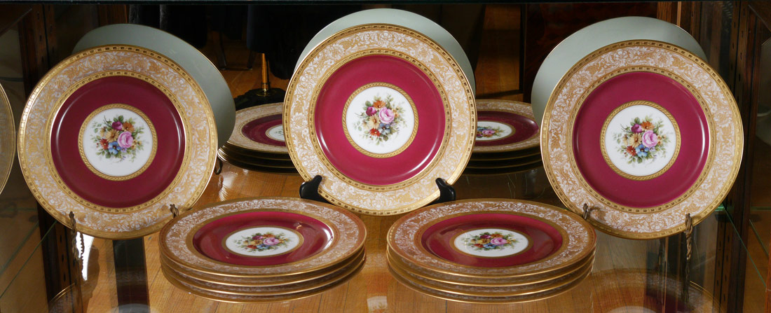 Appraisal: SET OF HEINRICH CO SERVICE PLATES Gold decorated rim centering