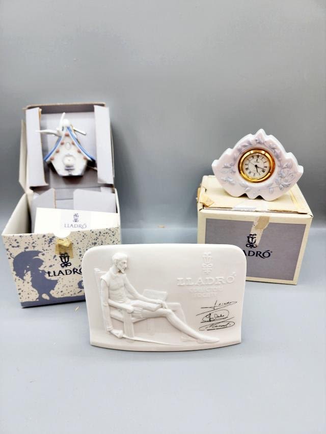 Appraisal: Lladro items include Lladro Collectors Plaque signed but no box