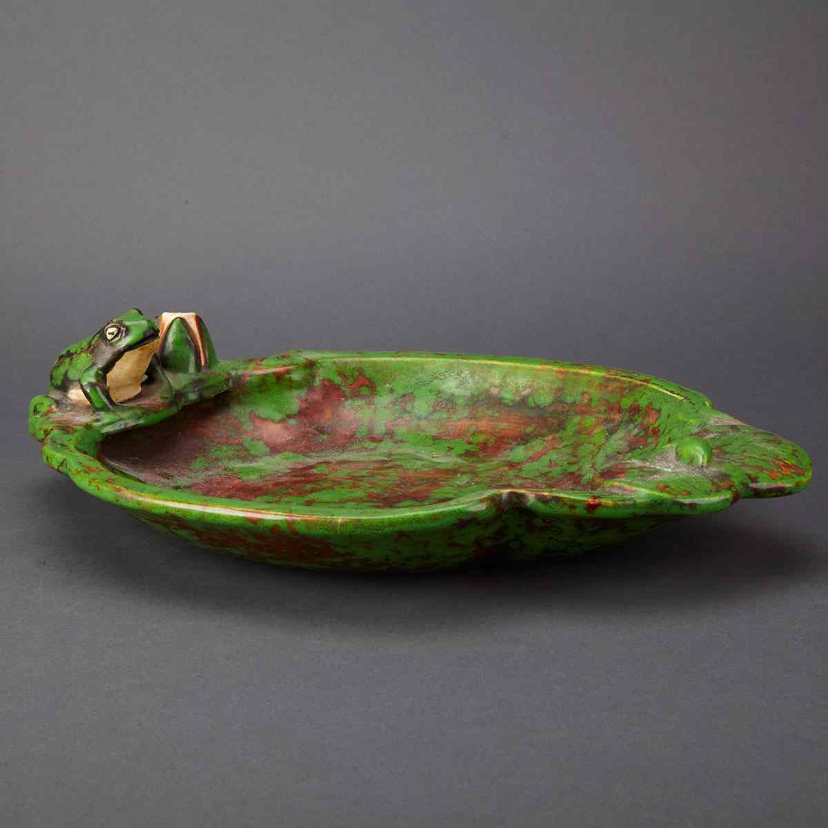 Appraisal: Weller Coppertone Pottery Frog Tray early th century Length cm