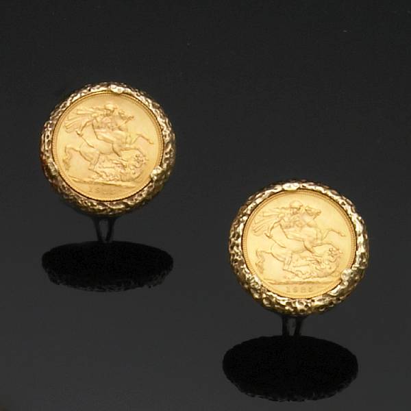 Appraisal: A pair of gold British sovereign cufflinks Each coin dated