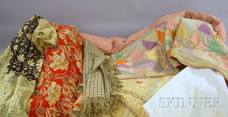 Appraisal: Six Assorted Textile Articles including two machine-stitched pieced cotton quilts