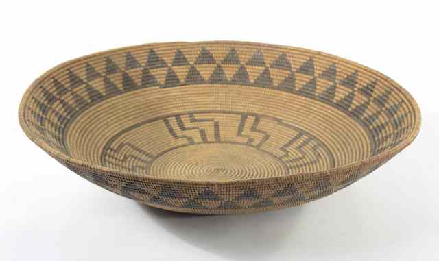 Appraisal: CALIFORNIA INDIAN BASKET Chemehuevi Tribe a branch of the Southern