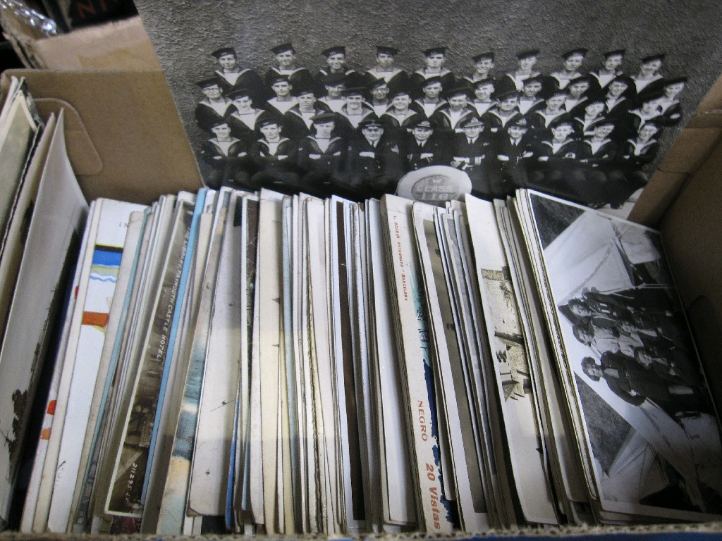 Appraisal: Box of assorted postcards