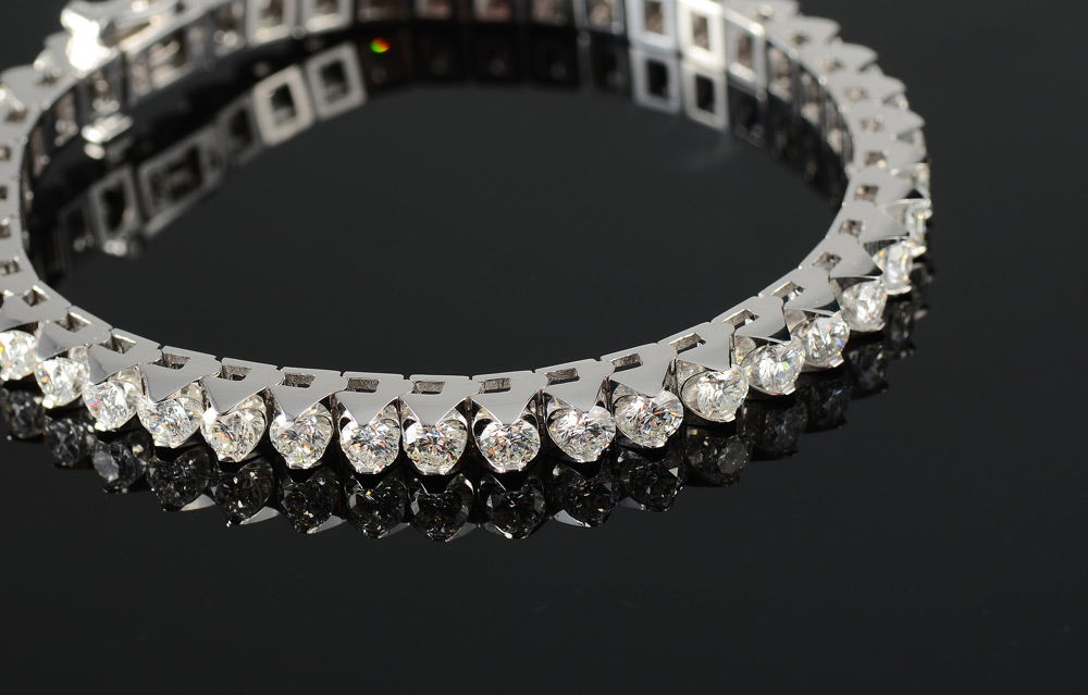 Appraisal: CT DIAMOND TENNIS BRACELET K white gold line bracelet of