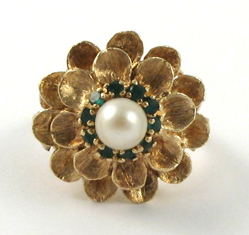 Appraisal: PEARL EMERALD AND YELLOW GOLD RING The k gold ring