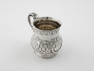 Appraisal: A George IV christening mug with embossed decoration of flowers