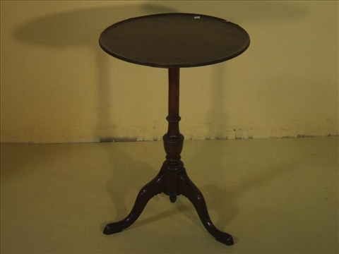 Appraisal: CHIPPENDALE MAHOGANY TRIPOD TEA TABLE TH C Circular the molded