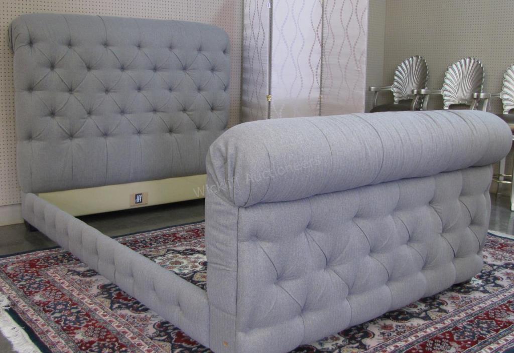 Appraisal: A fine quality fabric upholstered queen size bed headboard and