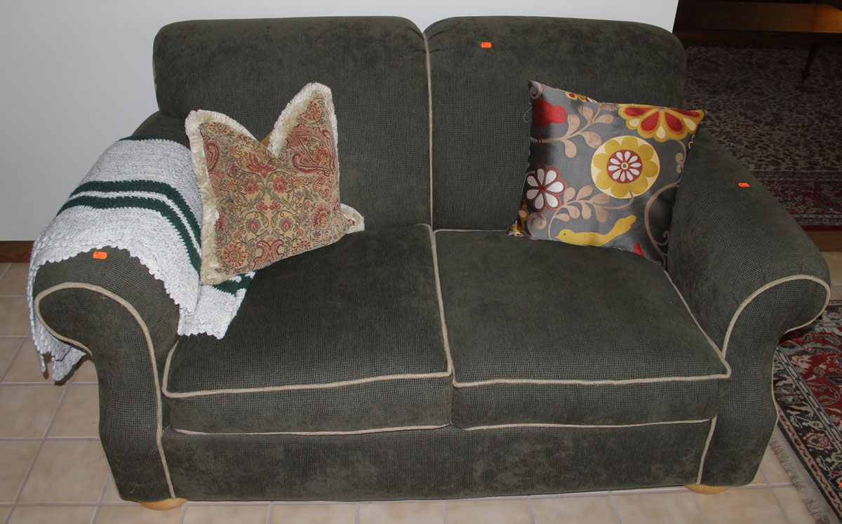 Appraisal: Contemporary upholstered two-cushion loveseat