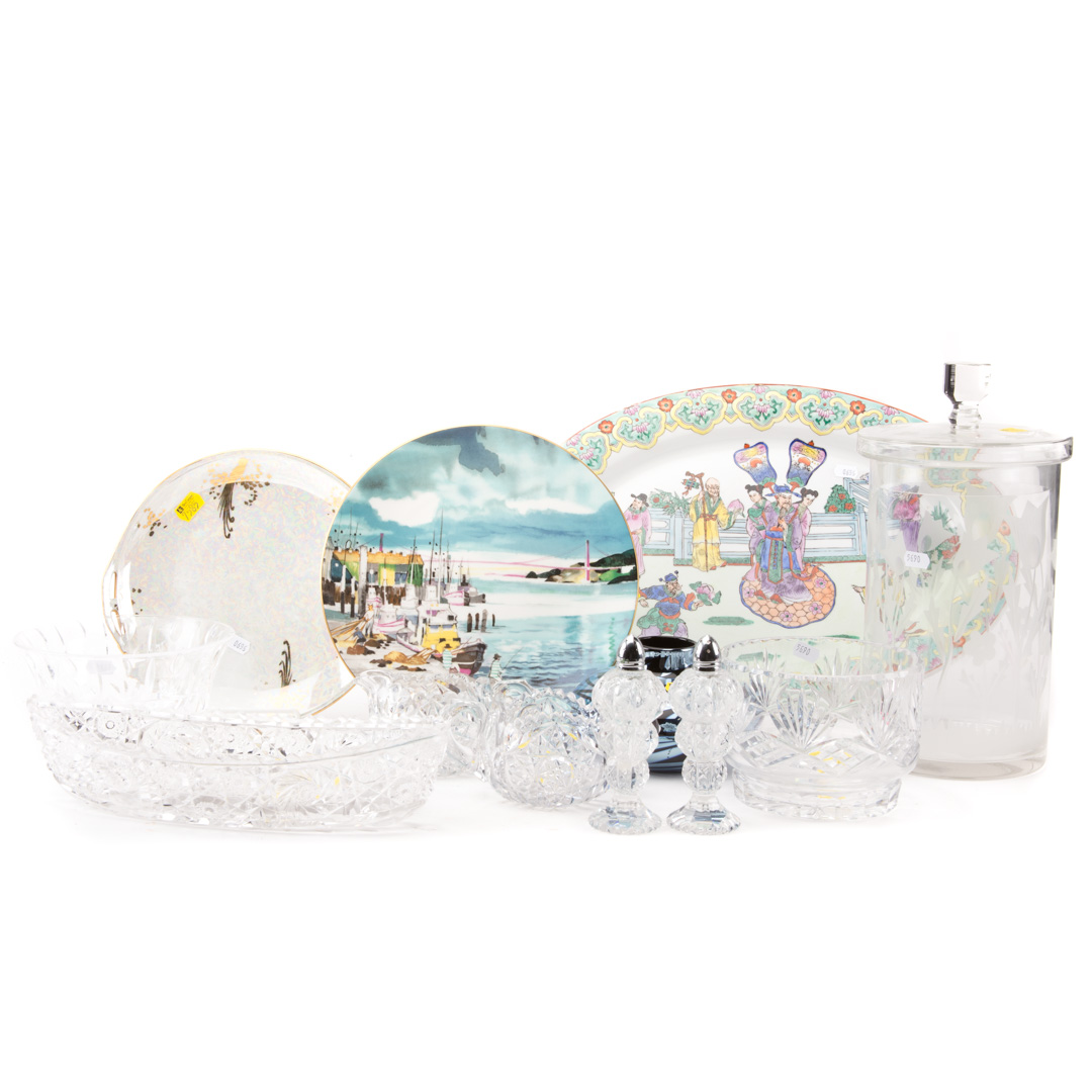 Appraisal: Asorted glass and porcelain objects glass items include pair of