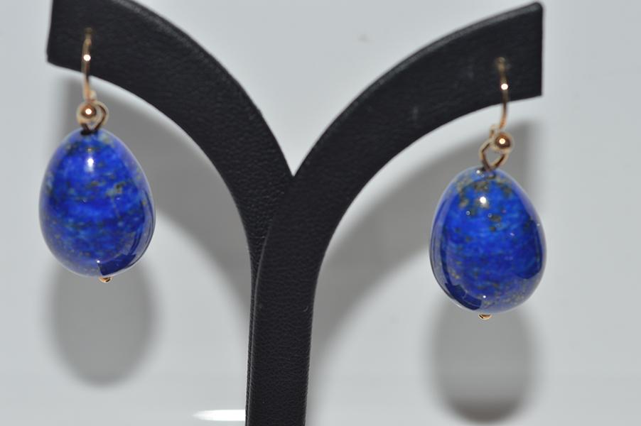 Appraisal: A PAIR OF LAPIS LAZULI DROP EARRINGS IN CT GOLD