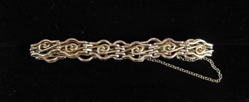 Appraisal: A CT YELLOW GOLD BRACELET each link formed as an