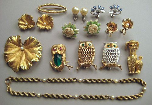 Appraisal: Gold filled necklace and earrings together with Napier owl pins