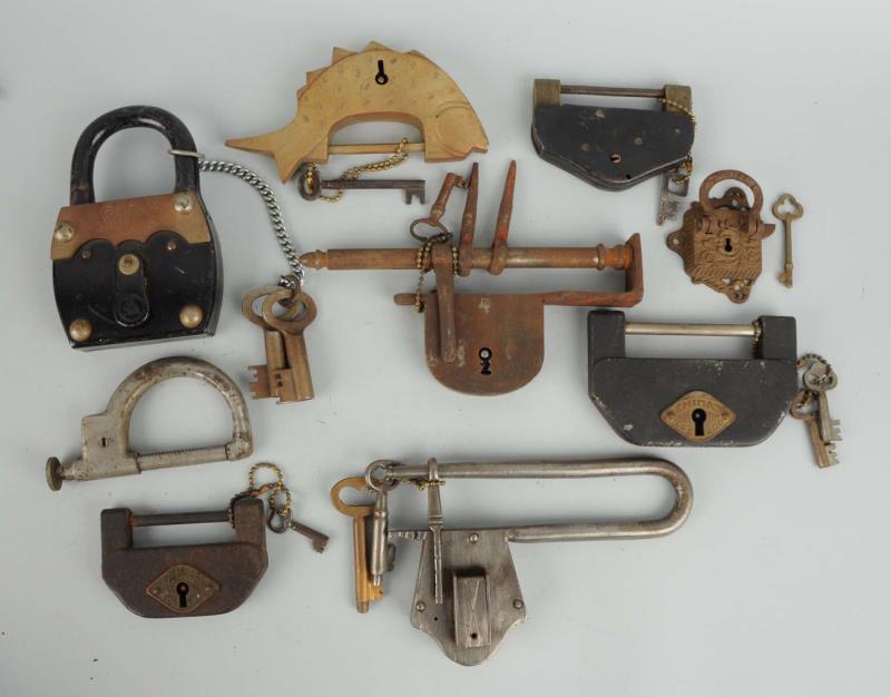 Appraisal: Lot of Bar Type Padlocks with Keys This group includes