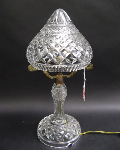 Appraisal: AN AMERICAN HAND CUT AND ENGRAVED TABLE LAMP The diameter