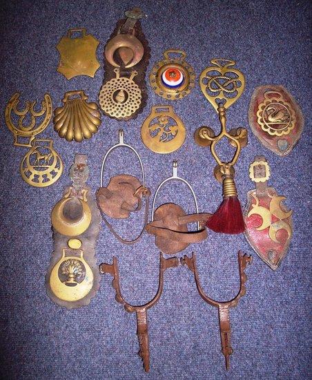 Appraisal: A terret bell various spurs horse brasses etc