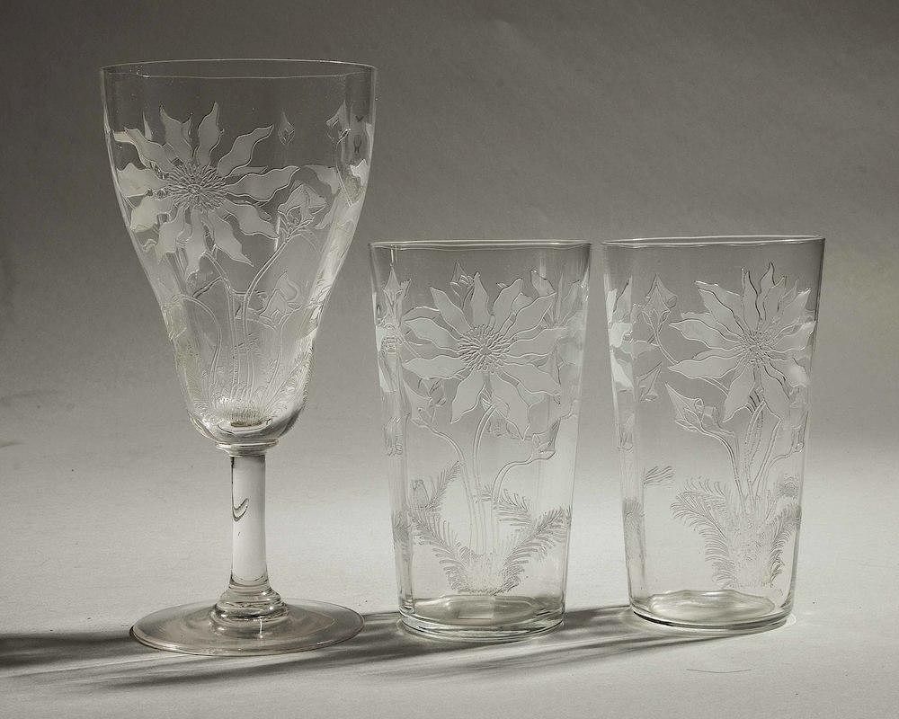 Appraisal: Pieces of Locke Art Glass in Poinsettia Pattern Three pieces