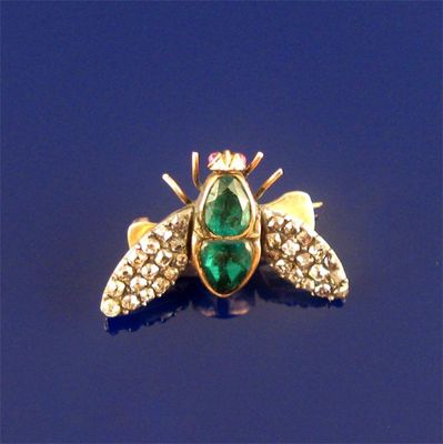 Appraisal: A th century emerald and diamond bee brooch the body