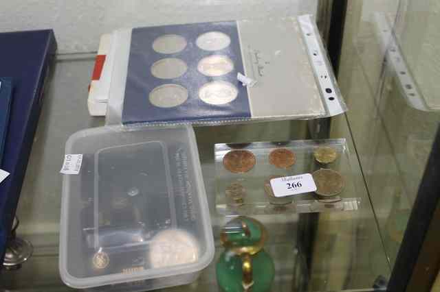 Appraisal: A COLLECTION OF VARIOUS COINAGE commemorative Crowns etc