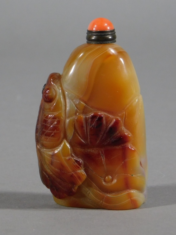 Appraisal: CHINESE CELADON RUSSET AGATE FROG SNUFF BOTTLE China th CenturyAgate