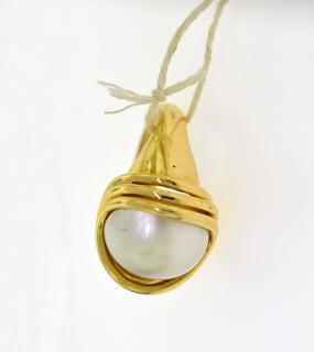 Appraisal: k Mabe Pearl Ring k mabe pearl ring mm pearl