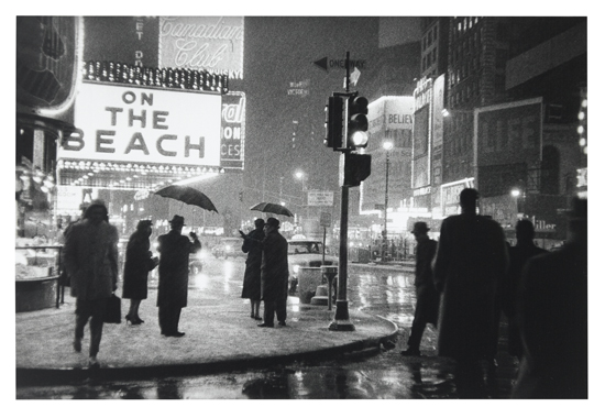 Appraisal: GRUNZWEIG BEDRICH - On the Beach Times Square New York