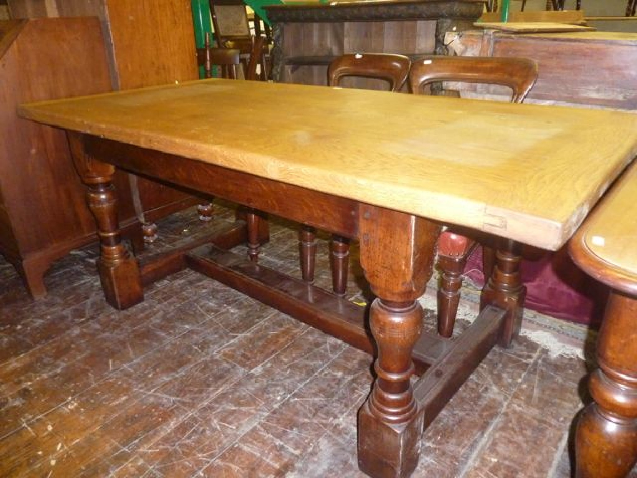 Appraisal: A good quality oak refectory table in the Old English