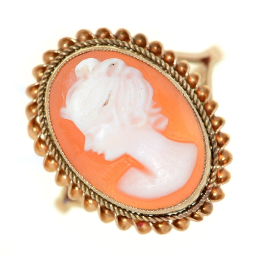 Appraisal: A cameo ring in ct gold Birmingham g size L