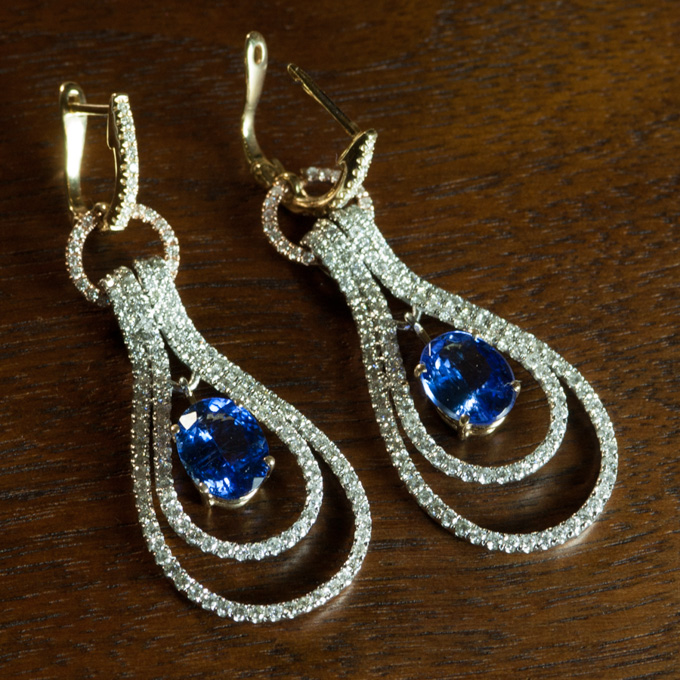 Appraisal: PAIR OF TANZANITE AND DIAMOND EARRINGS with AGI appraisal Each