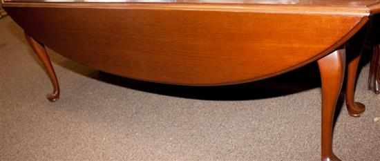 Appraisal: Queen Anne style mahogany drop leaf coffee table Estimate -