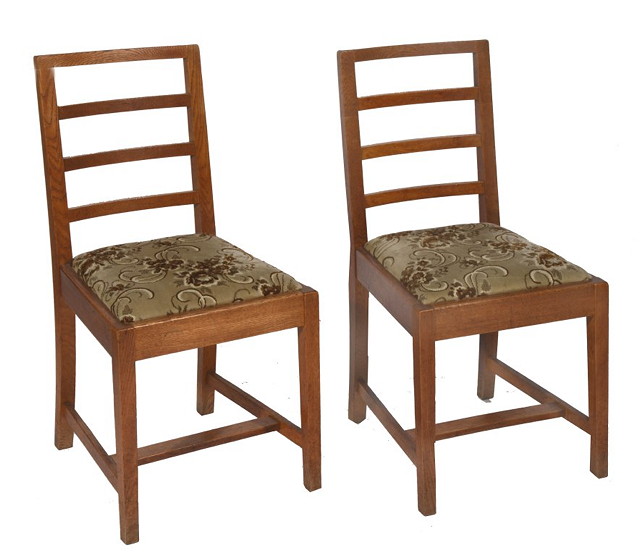 Appraisal: A SET OF FOUR GORDON RUSSELL OAK DINING CHAIRS with