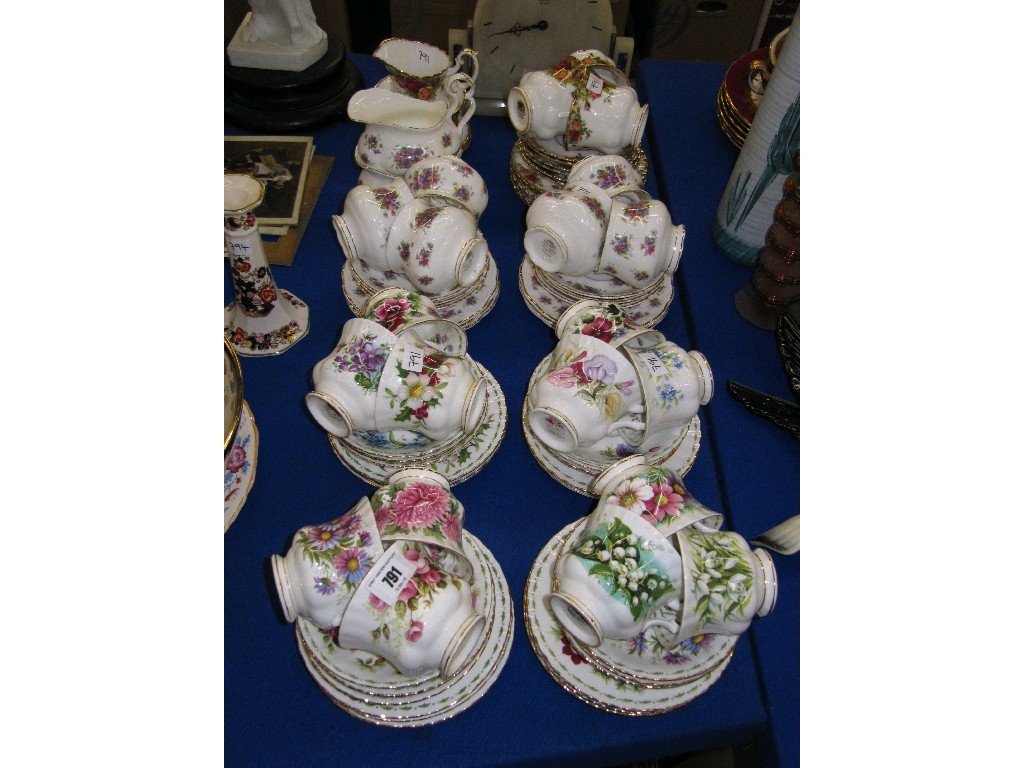 Appraisal: Various Royal Albert teawares including Old Country Roses Violetta etc