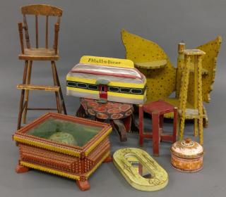 Appraisal: Miscellaneous grouping of woodware to include contemporary tramp art turtle