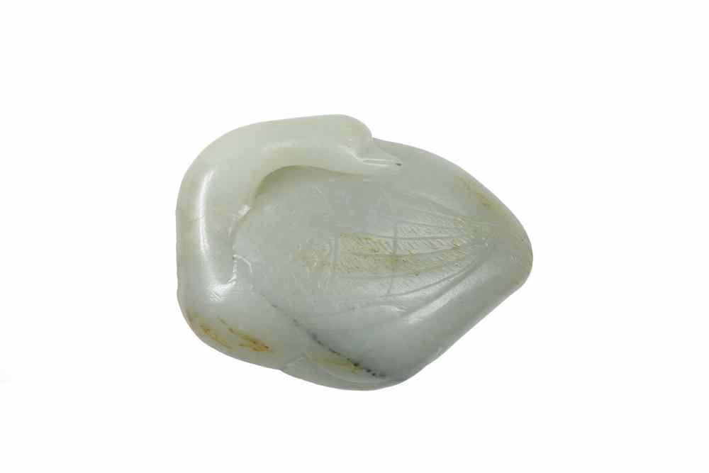 Appraisal: CHINESE JADE SWAN CARVING - th c Chinese White Jade