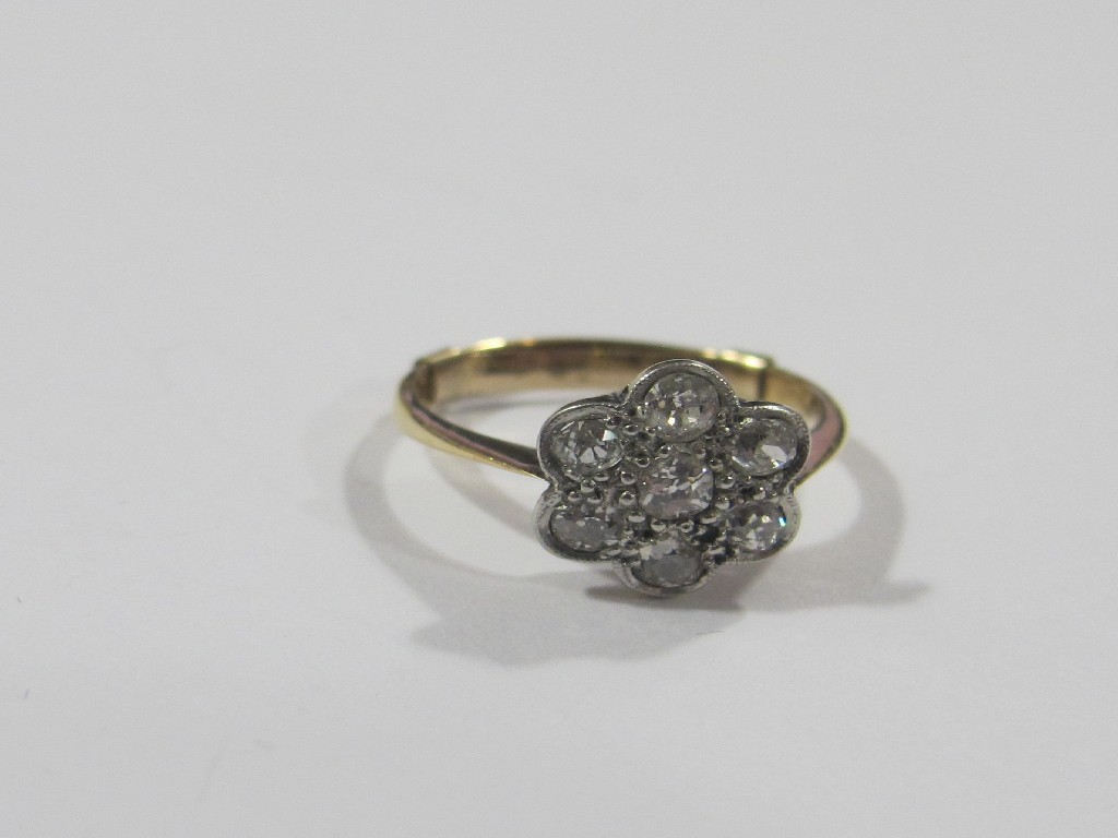 Appraisal: Nineteen thirties ct gold and platinum diamond daisy cluster ring