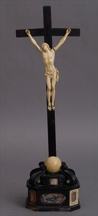 Appraisal: CONTINENTAL BAROQUE CARVED IVORY FIGURE OF THE CRUCIFIED CHRIST ON