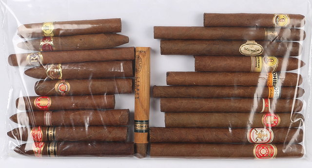 Appraisal: X CUBAN CIGARS INCLUDING DAVIDOFF DOM PERIGNON BOLIVAR CENTENARY SELECTION