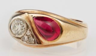 Appraisal: Lady's K Yellow Gold Dinner Ring with a cabocho Lady's