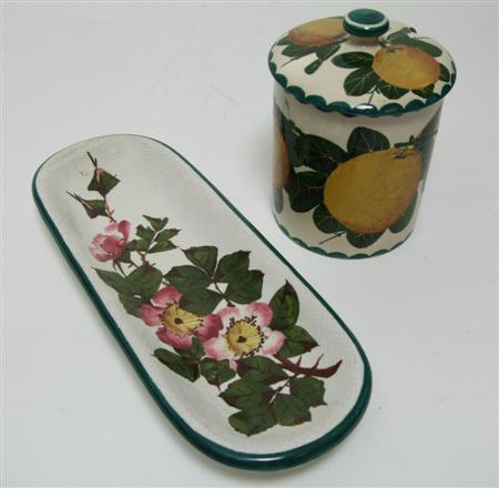 Appraisal: WEMYSS MEDIUM PRESERVE JAR COVER EARLY TH CENTURY decorated with