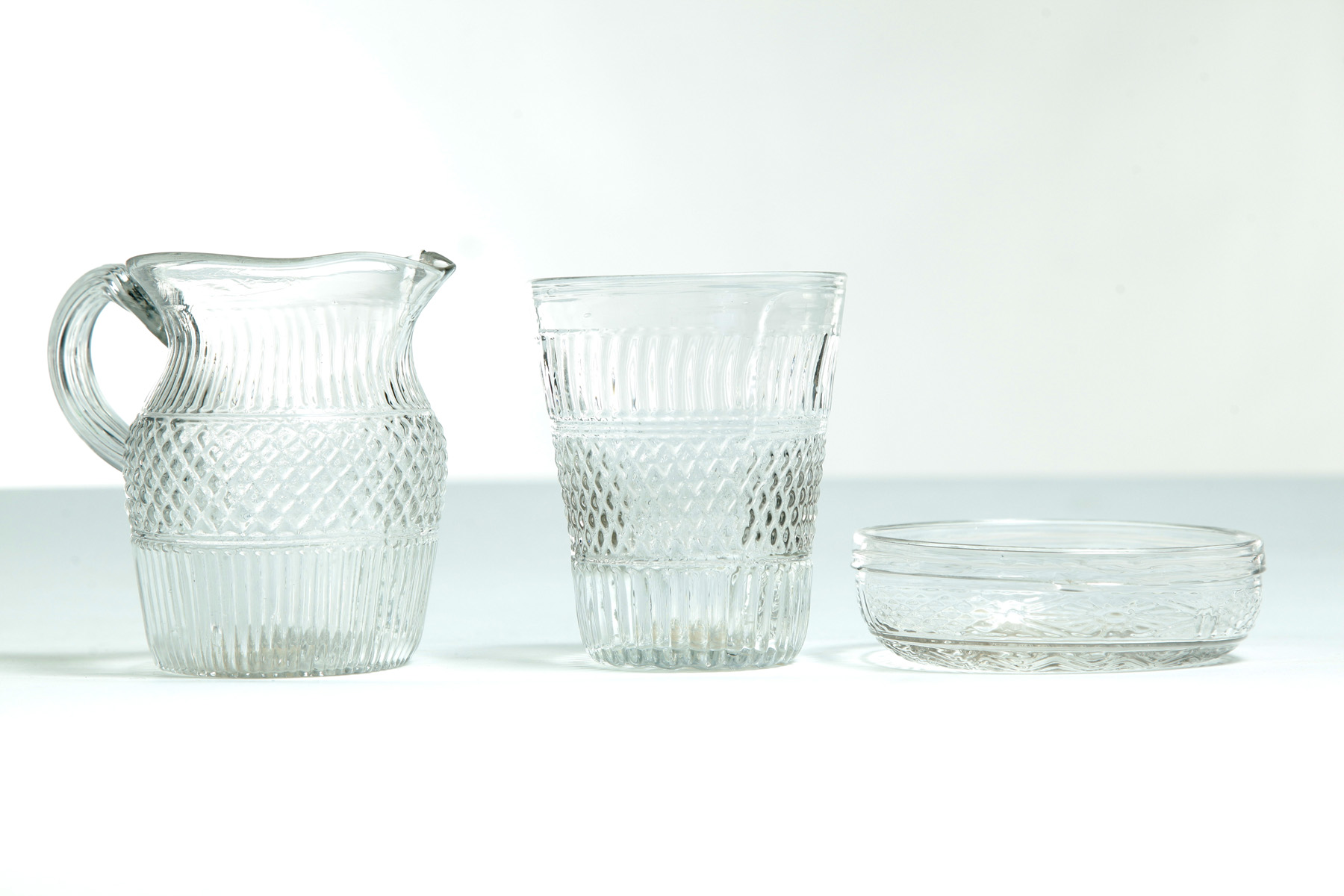 Appraisal: THREE PIECES OF AMERICAN -MOLD GLASS First quarter- th century