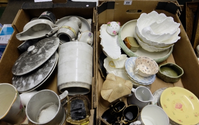 Appraisal: A collection of various pottery to include Coalport white Cabbage