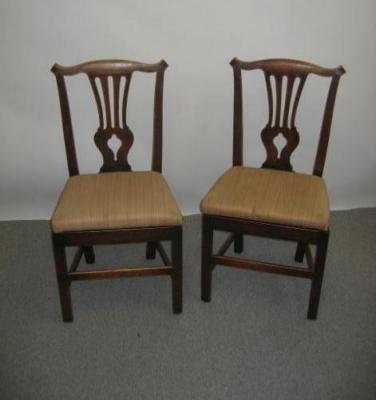 Appraisal: A SET OF SIX GEORGE III ELM DINING CHAIRS the