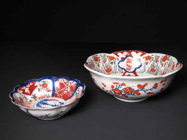 Appraisal: Two painted Imari bowls One is smaller than the other