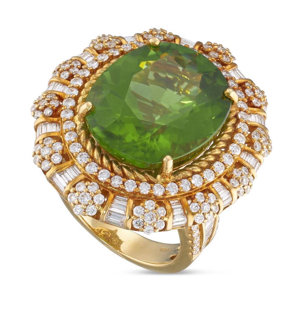 Appraisal: DIAMOND AND PERIDOT KT YELLOW GOLD RING APPROX DWT DIAMOND