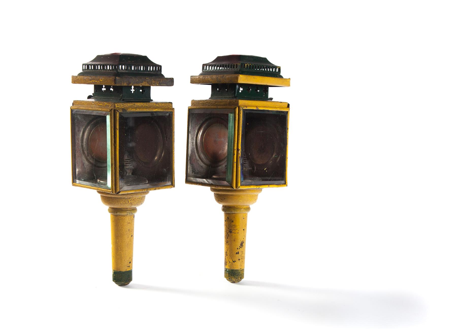 Appraisal: PAIR OF CARRIAGE LAMPS Late th-early th century Old green