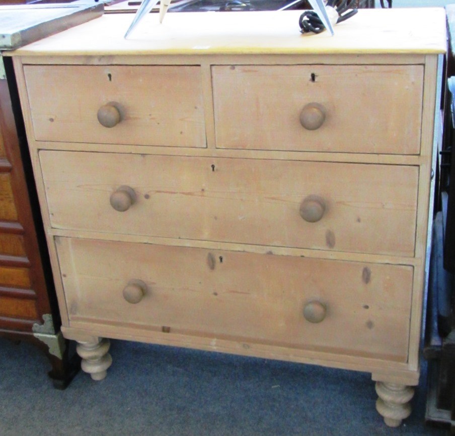 Appraisal: A Victorian pine chest of two short and three long