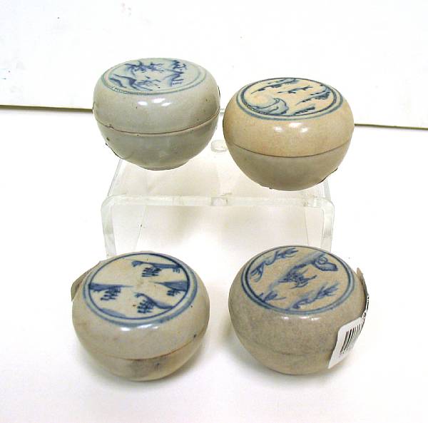 Appraisal: Twelve blue and white landscape boxes Late th Early th